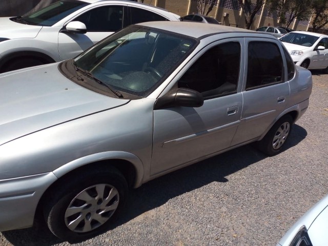 CORSA SEDAN 2004