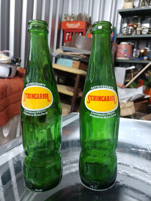 Duas garrafas refrigerante Schincariol antiga - Foto 5