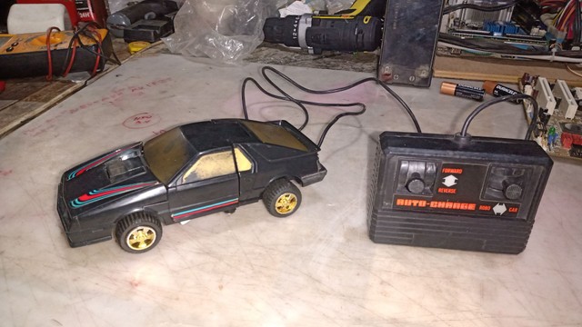 Antigo e raríssimo carrinho Trans AM que vira robô