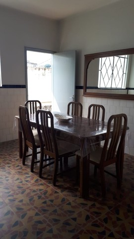 C644 - Casa com quatro dormitórios no centro - Foto 4