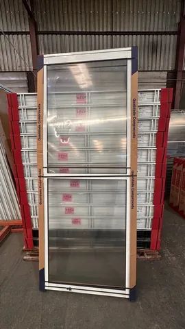 Porta Mista Vidro em alumínio com vidro Temperado