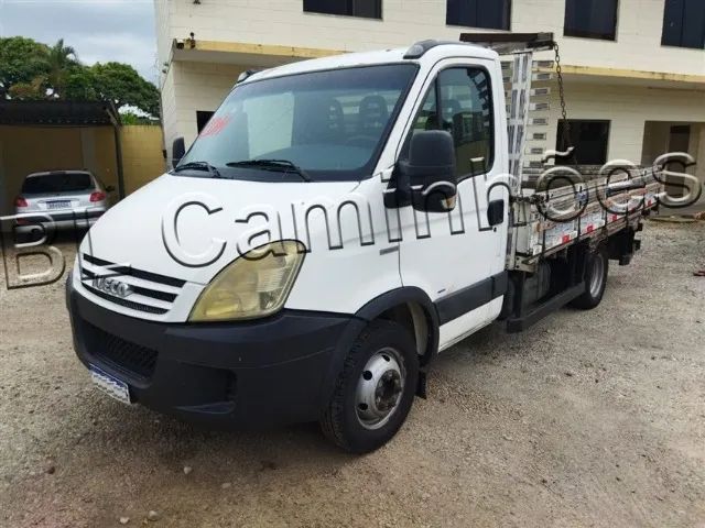 Iveco 55C16 ano 2011 carroceria de madeira 3,80 metros - Foto 3