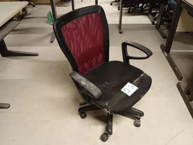 Cadeira de escritório giratória c/ braços e rodas em Plástico / Tecido Vermelho - Foto 2