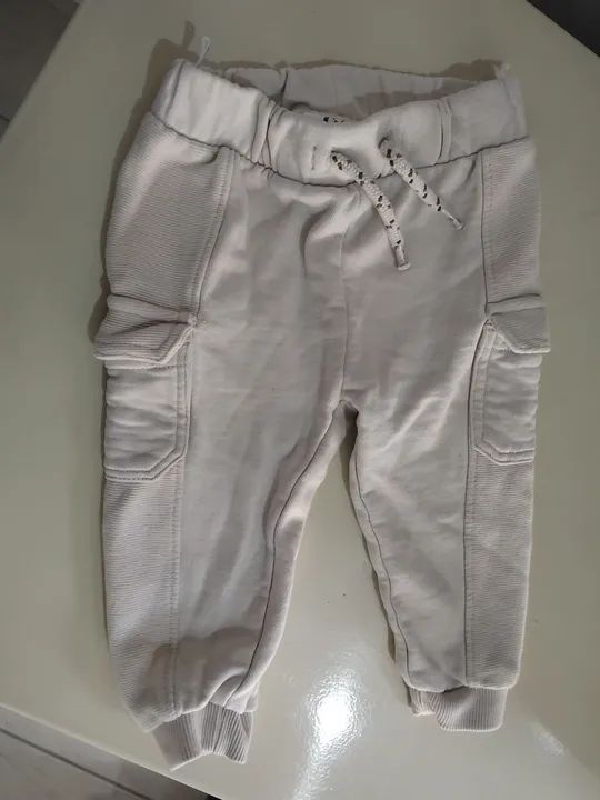 Calça bege de malha para bebês de 1 ano