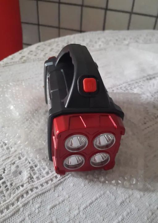 Lanterna de Led. Recarregável USB e Solar - Foto 6