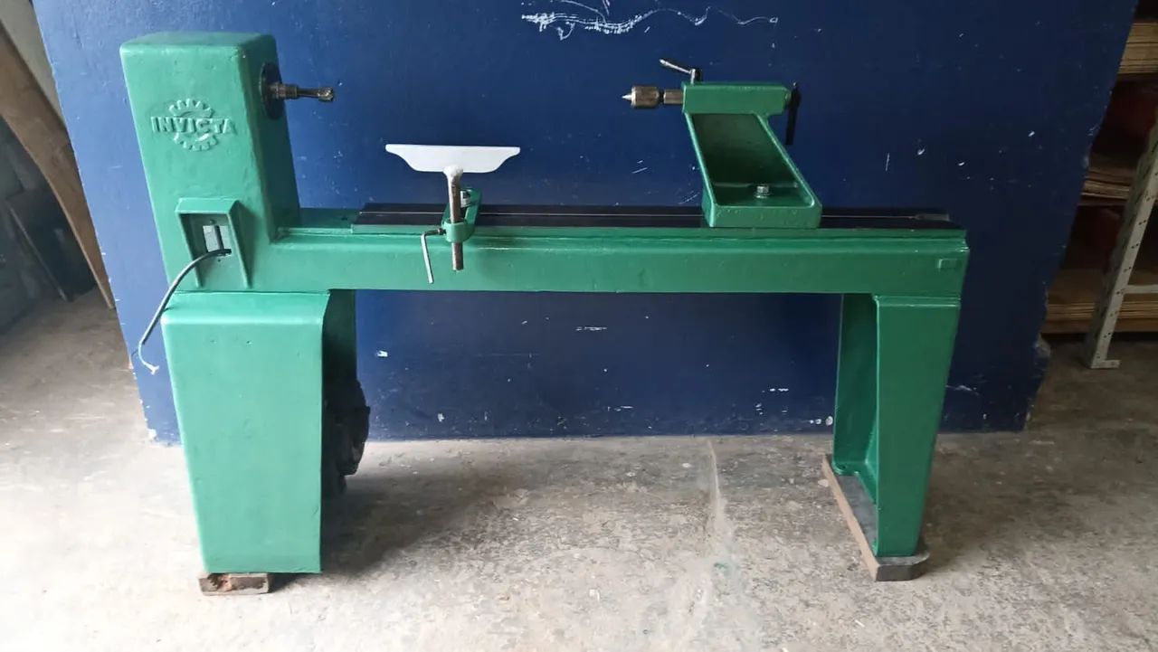 Torno de madeira Invicta 