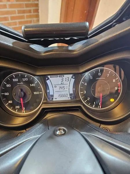 YAMAHA XMAX 2023 - Foto 4