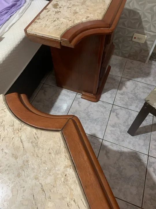 Escrivaninha de Madeira com Tampo de Mármore - Foto 3