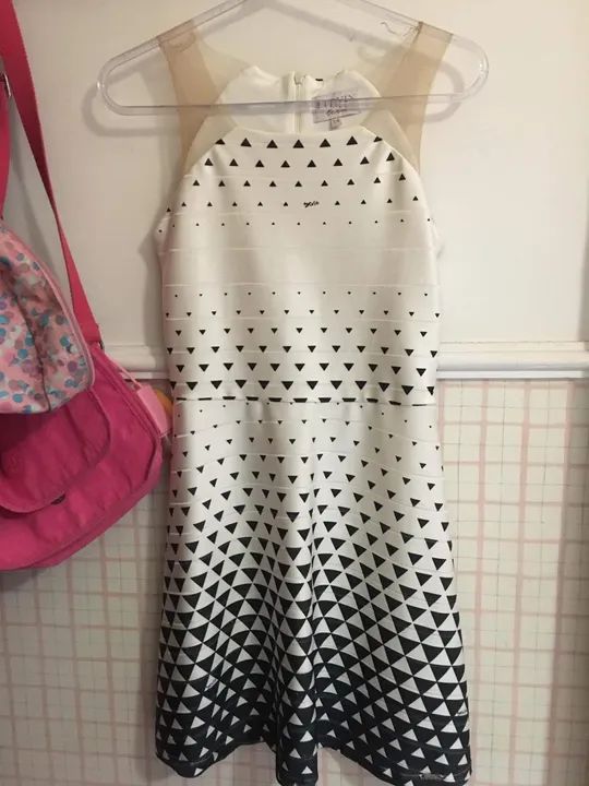 Lote com 3 lindos vestidos de festa 14/16 anos  - Foto 3