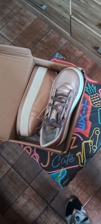 Tenis Rose plataforma importado n 36 + necessaire  - Foto 4