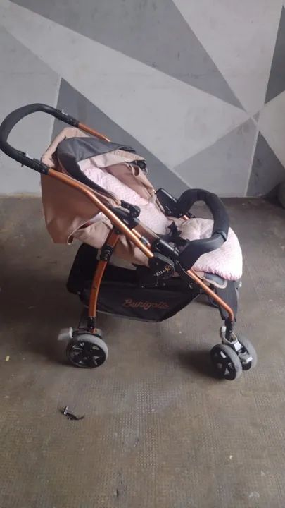 Carrinho de Bebê com Bebê Conforto burigotto - 1 ano e 3 meses de uso - Foto 6