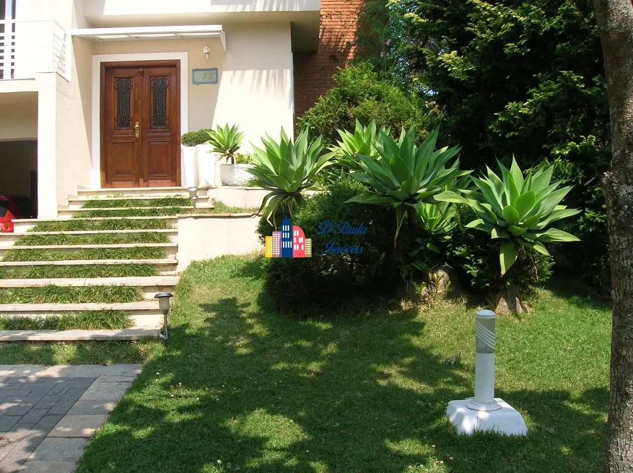 Casa com 4 Dormitórios sendo 3 Suítes, 473m², Venda Locação - R$ 10.800,00 Pacote - Condom - Foto 2