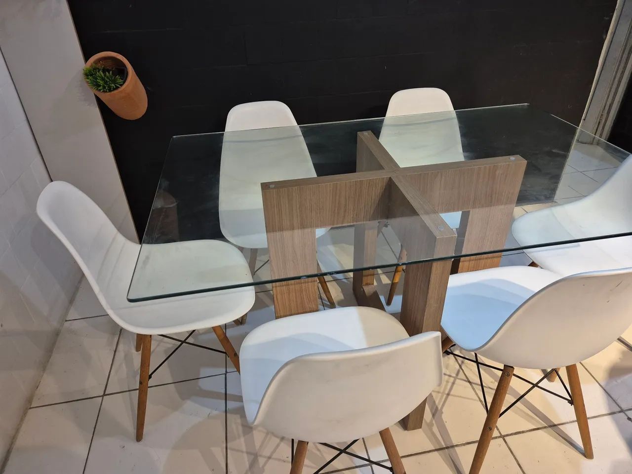 Dining Table with 6 Eiffel Chairs - Glass Top (140 x 90 cm)64341727962369121