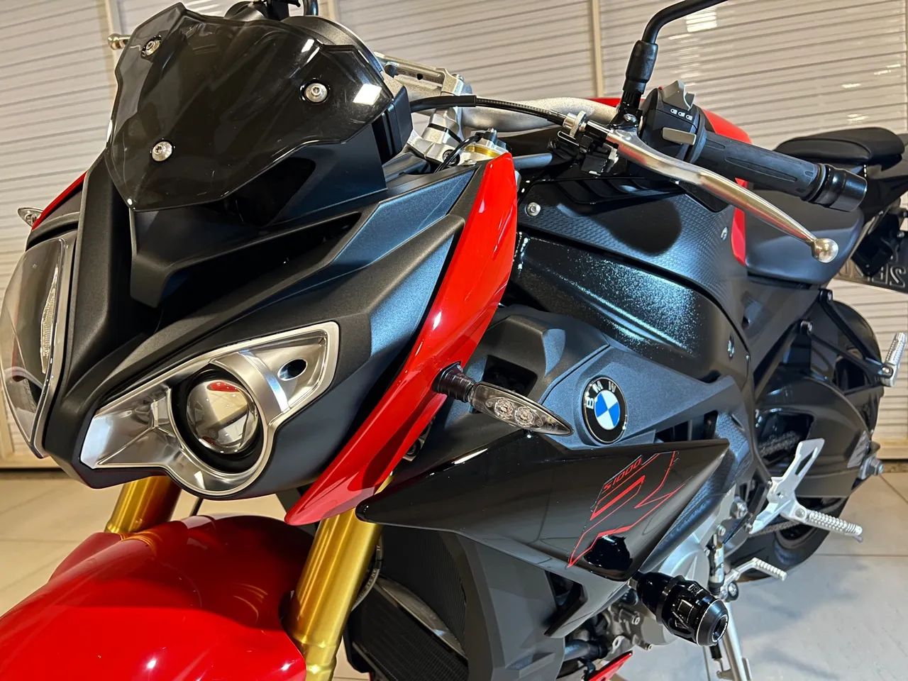 BMW S1000r impecável Pouco Rodada - Foto 5