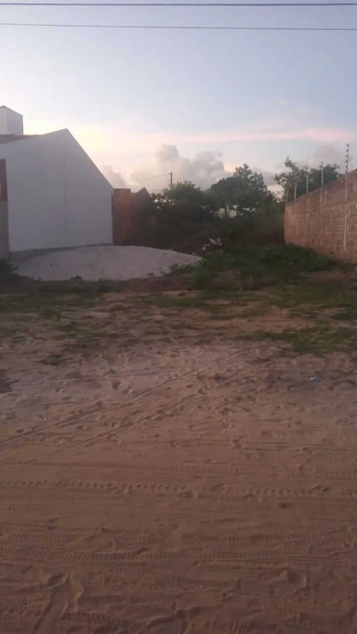 VENDE-SE TERRENO NO HEITEL SANTIAGO