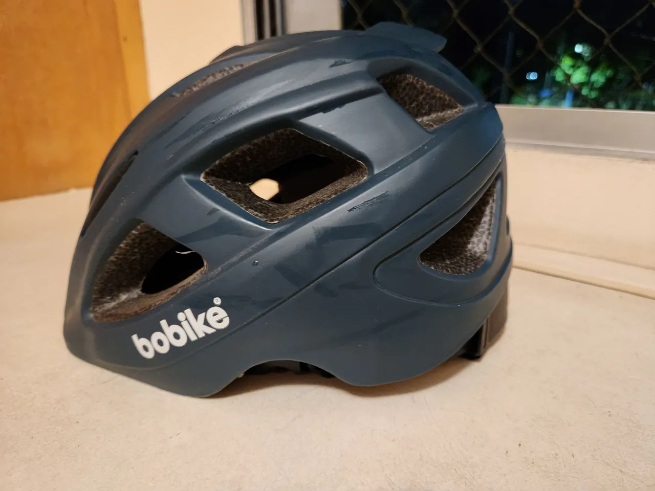 Vendo capacete Bobike + luvas