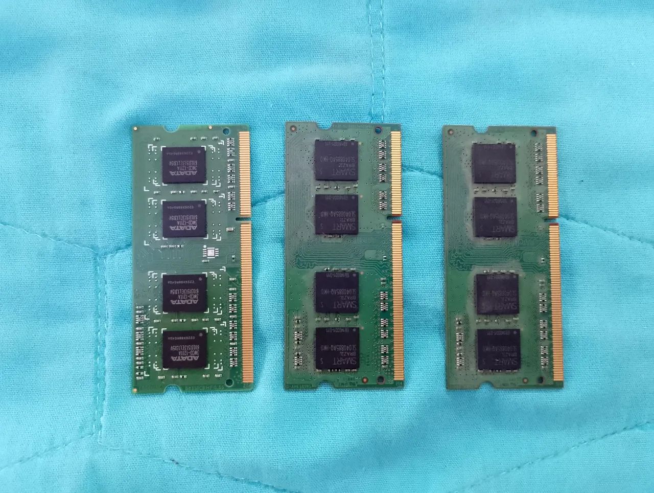 Vendo 4 GB de memória RAM - cada uma é 80 