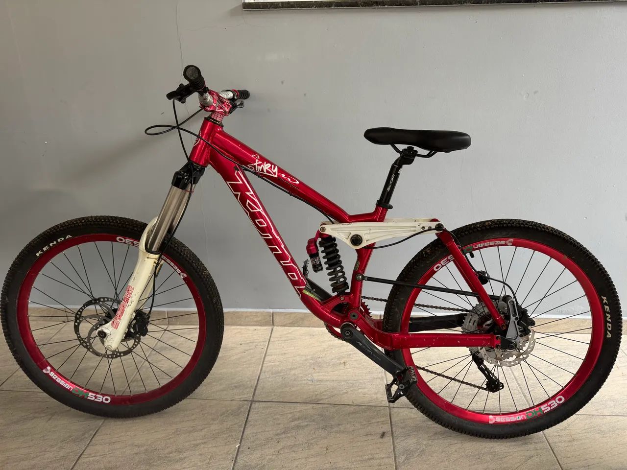 Stinky Bike Kona Stinky Air 2010 Kona STINKY SIX – Specs