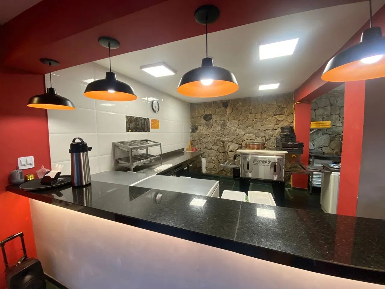 ? Oportunidade de investimento - Vende ?Pizzaria de Sucesso no Guarujá