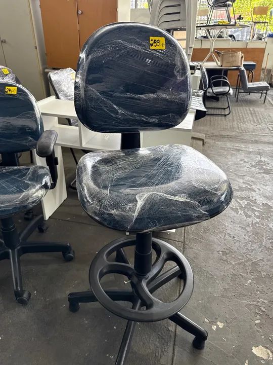 Cadeira balcão ou caixa fazemos qualquer altura