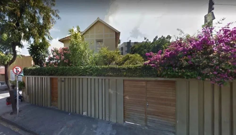 Casa duplex, com 325m²