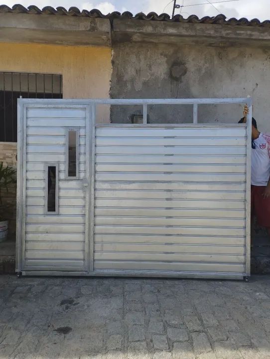 Portão de correr com portinha - Foto 5