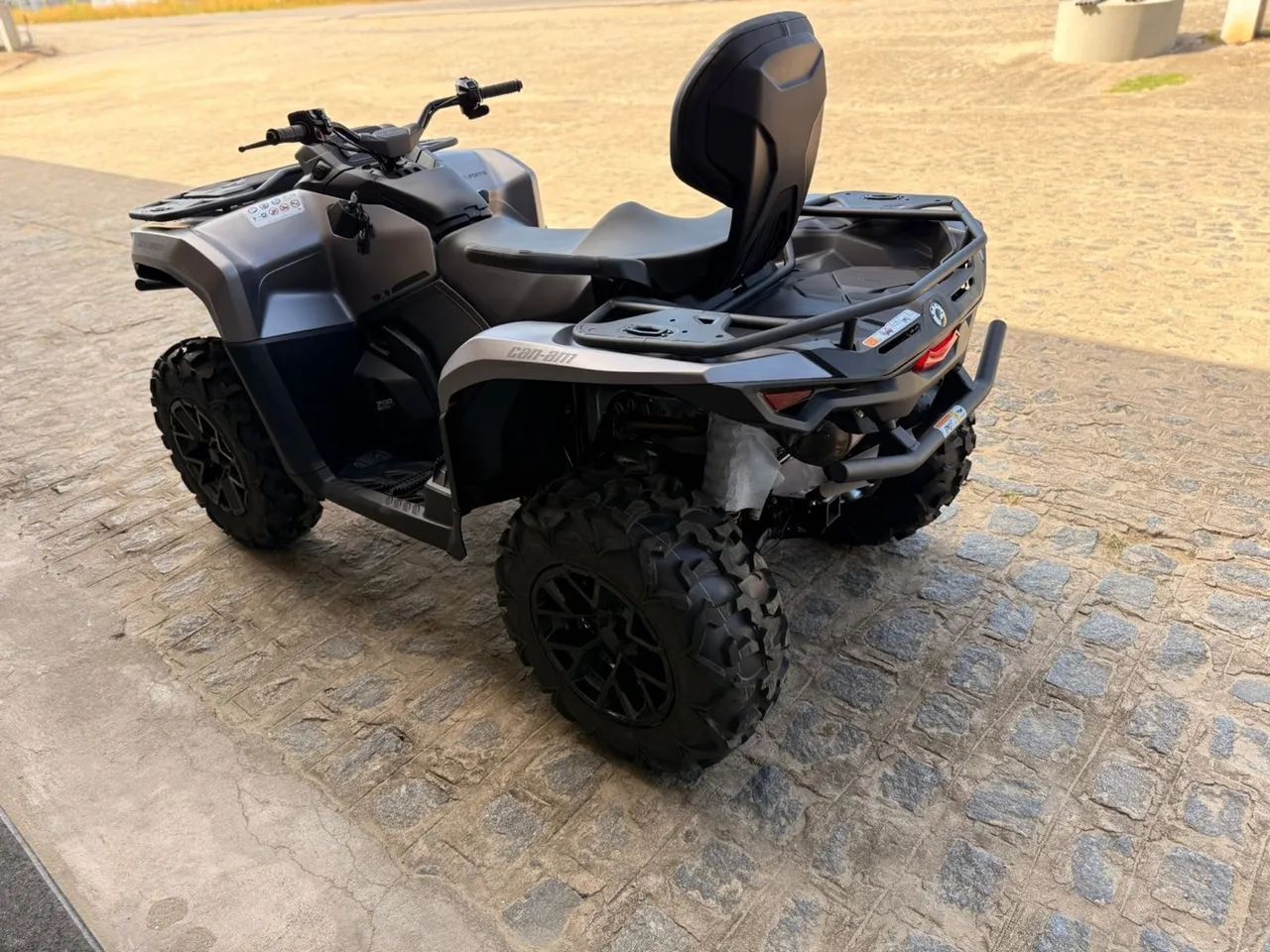 QUADRICICLO CAN AM ATV OUTL MAX XT 700 2025  - Foto 4