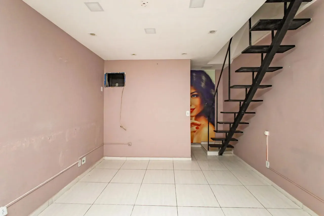 Loja no Marechal Center, bem no centro da cidade para venda