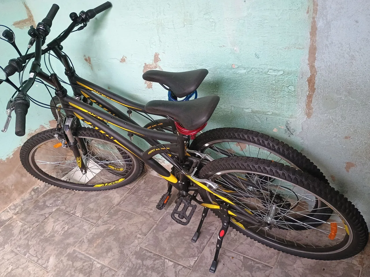 VENDE-SE DUAS LINDAS BICICLETAS CALOI ARO 26
