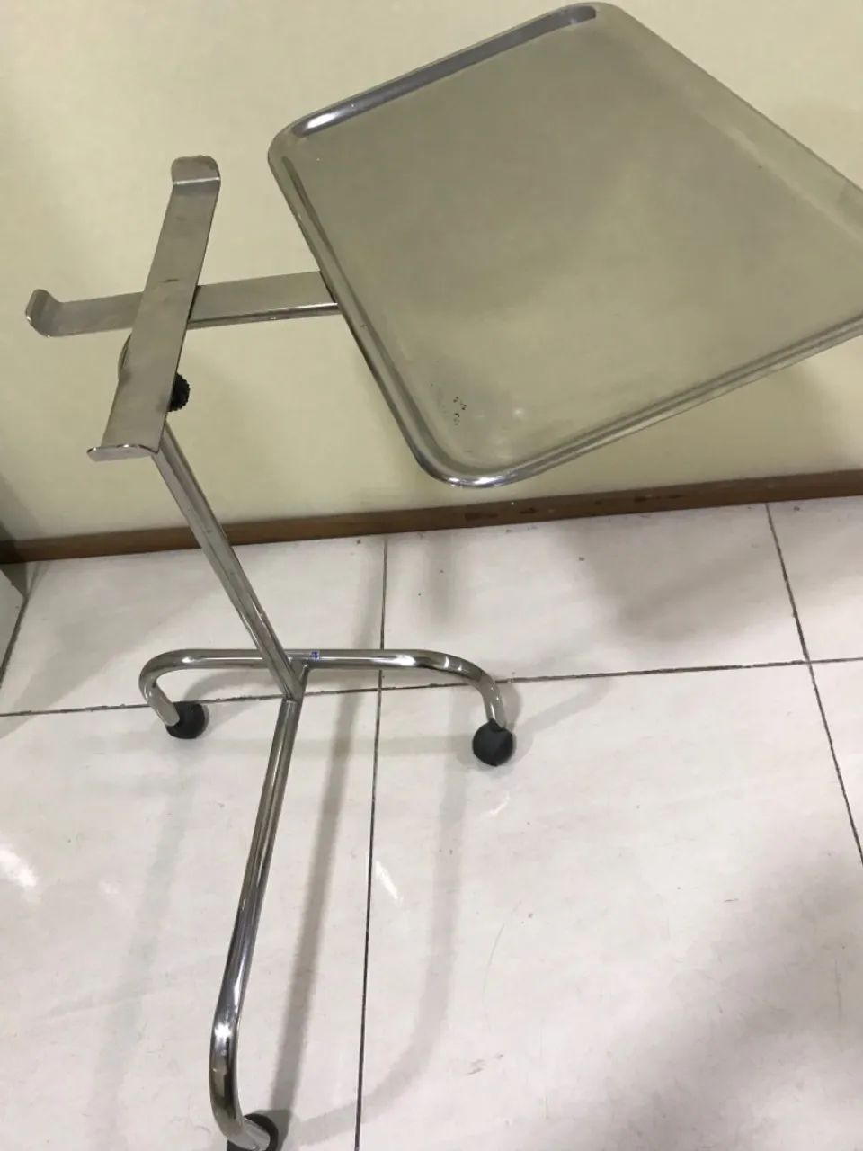 Mesa Auxiliar Hospitalar com Bandeja - Foto 3