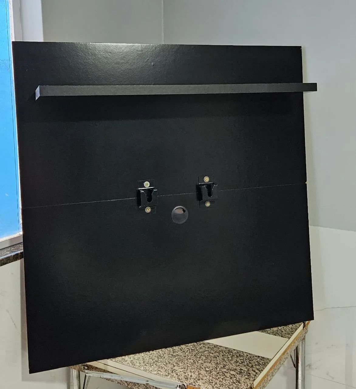 Suporte para TV até 32 polegadas - 90x90 cm - MDP Preto - Usado e Conservado