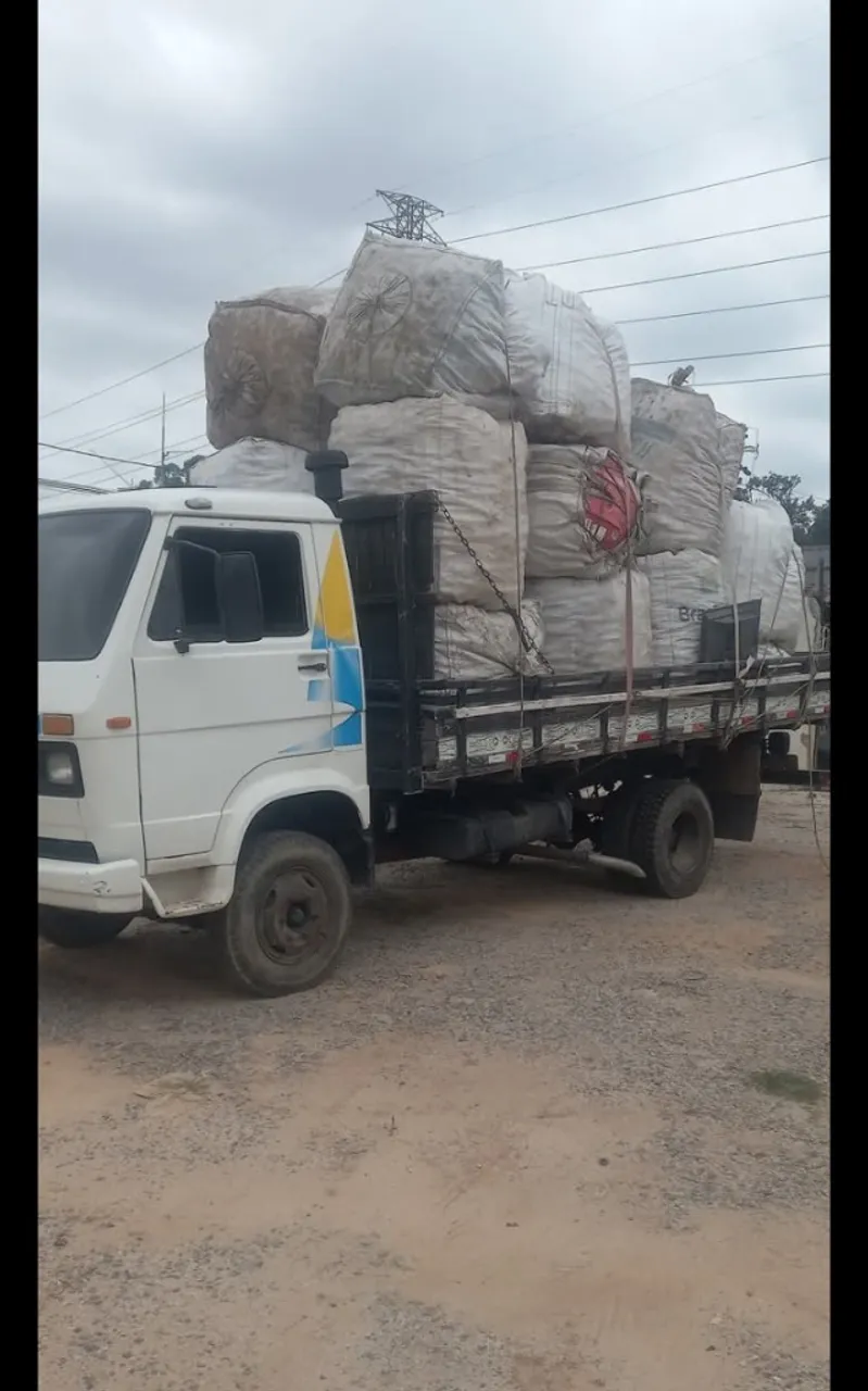 Frete caminhão aberto tenho baú tbm fretes
