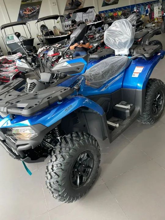 Quadriciclo Cforce 520L - Foto 2