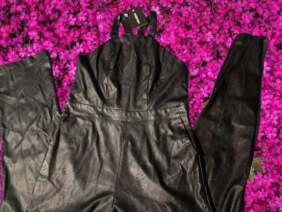 Macacão de Couro Feminino Preto tamanho G   