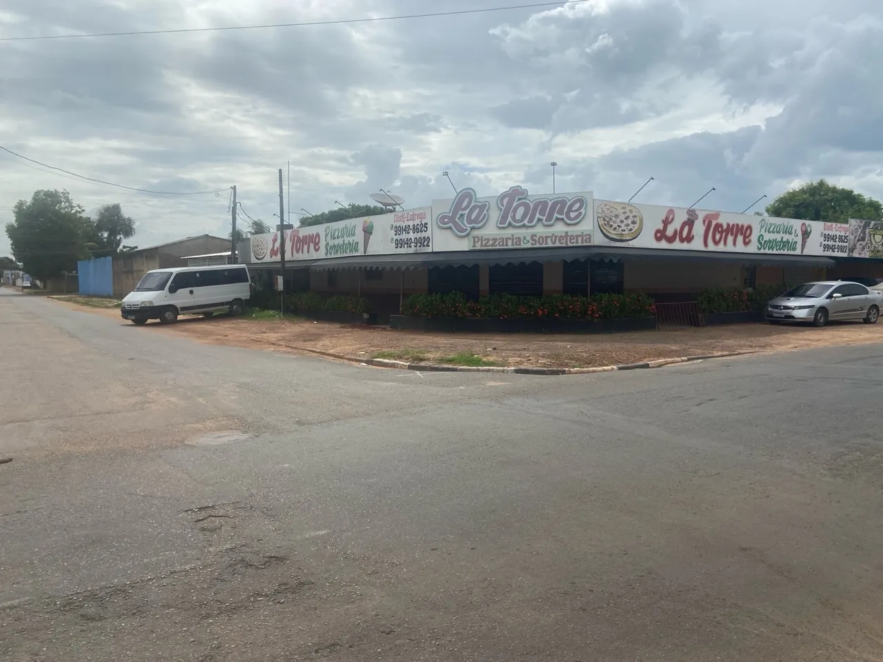 Vendes ou troca prédio comercial com 1200metros