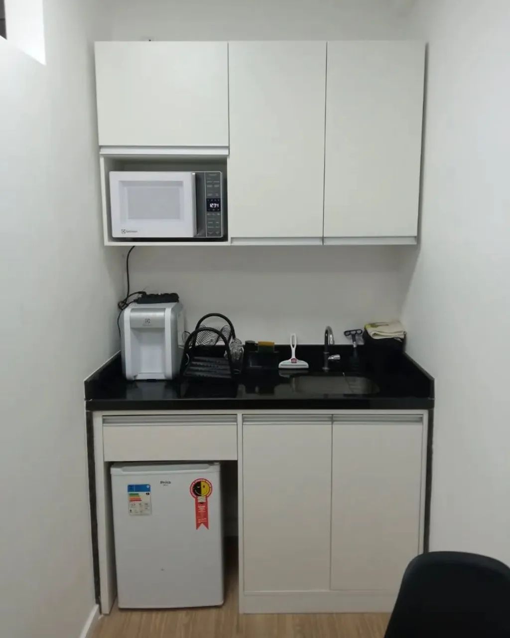 Conjunto de armários de cozinha branco