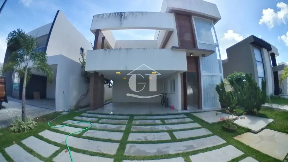 Casa de Condomínio com 4 quartos