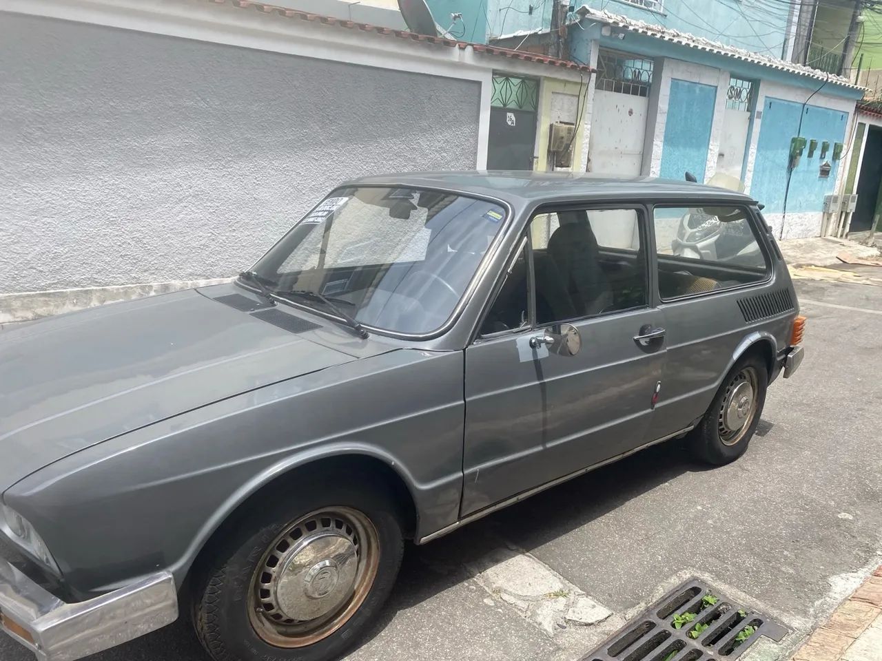 Brasília toda alinhada nada para fazer de mecânica 