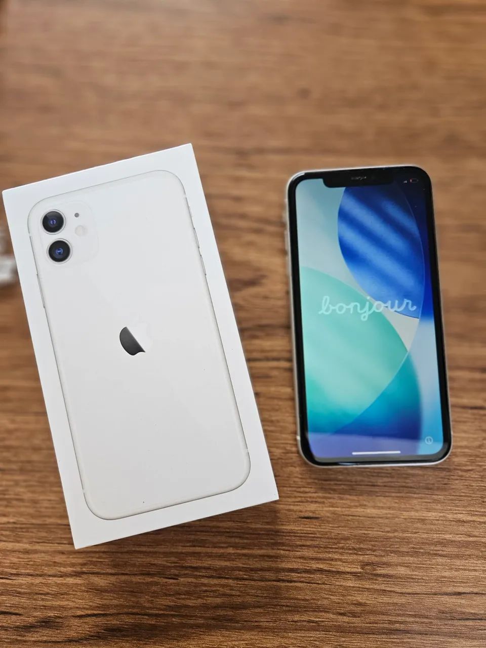 Apple iPhone 11 Seminovo 64GB branco - Celulares e Smartphones