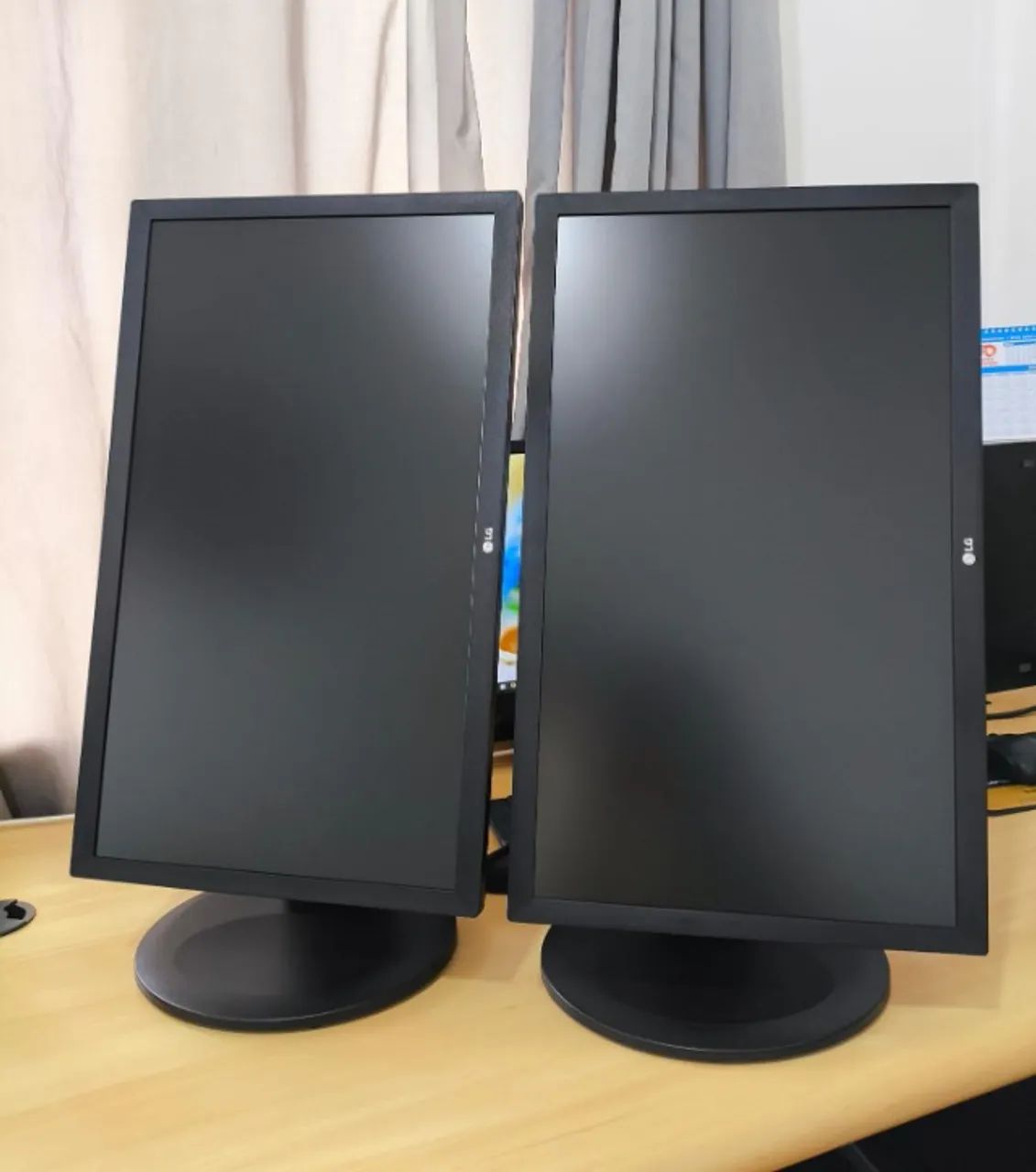 Monitor Full HD Led vira na vertical e horizontal regulagem de altura - Foto 3