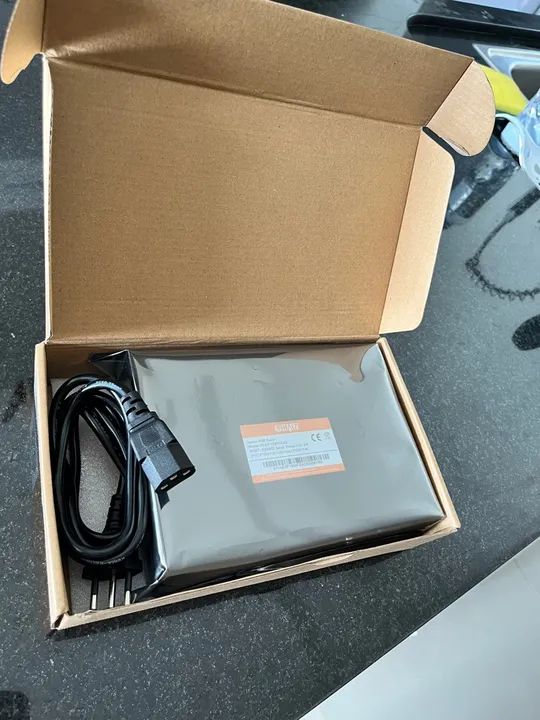 Switch 4 Portas Poe Ativo + 2 Uplink Câmeras Ip 10/100m - Foto 4