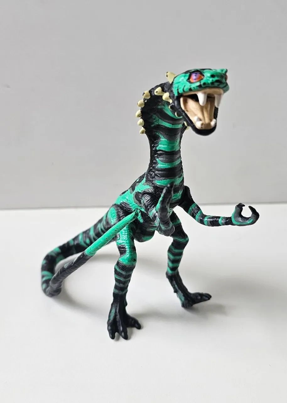 boneco vertigo coleção primal rage playmates - Foto 5