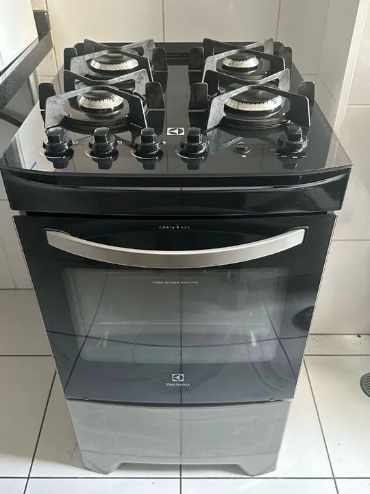 Fogão de Piso Electrolux de 04 Bocas Efficient com PerfectCook