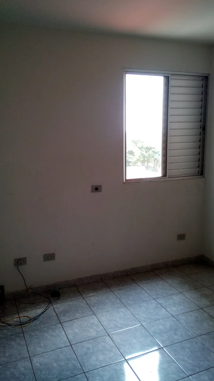vendo apto 3 qtos, sala, coz, wc, lavanderia, sacada, garagem, 2º a.R$220 mil
