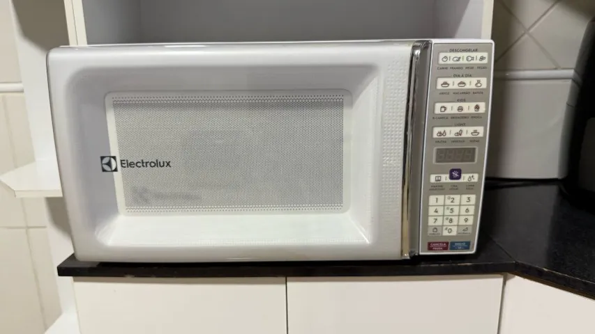 Micro-ondas Electrolux 34L Branco
