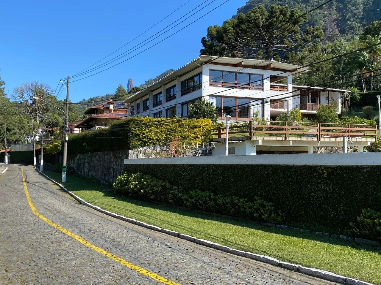 Casa de alto padrão na Granja Comary com vista para o lago e 4 quartos  - Teresópolis - RJ - Foto 2