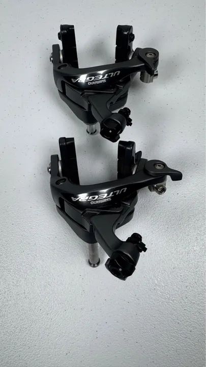 PAR FERRADURA SHIMANO ULTREGA SEMI NOVAS 