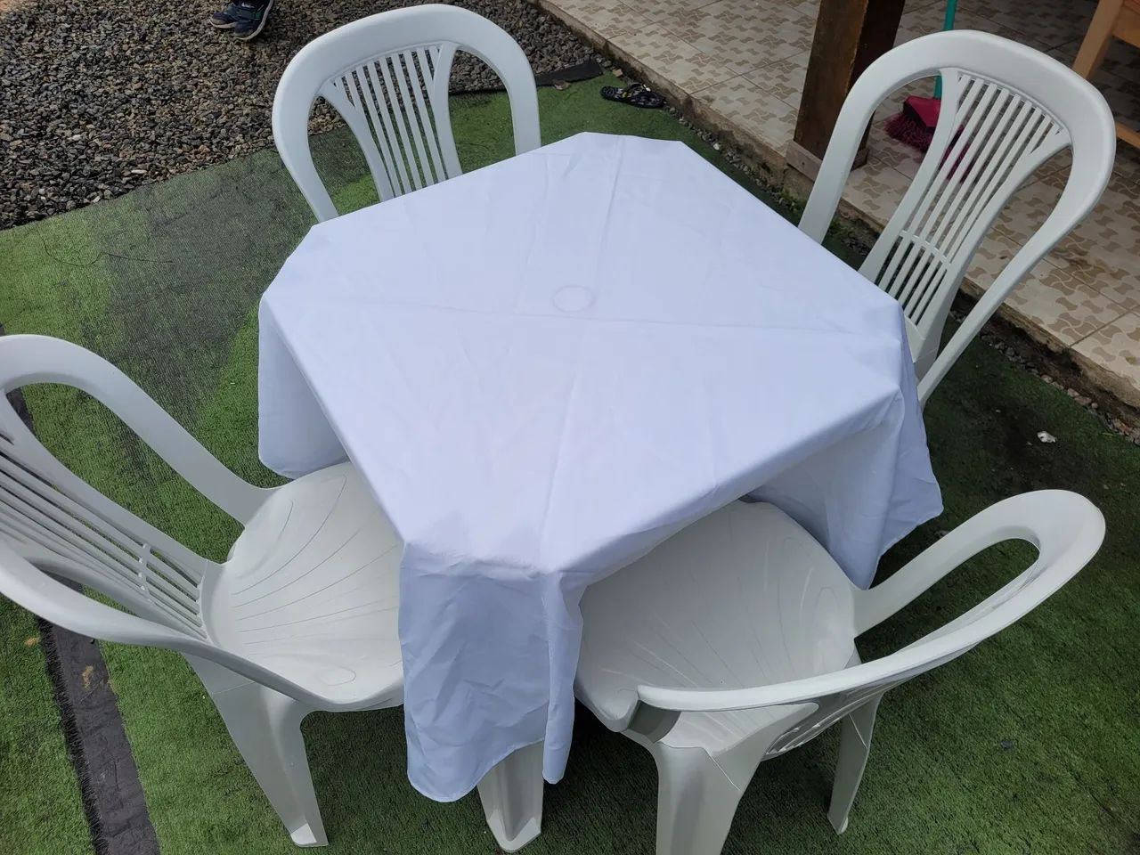 Mesas e cadeiras plastico para locação - Foto 4