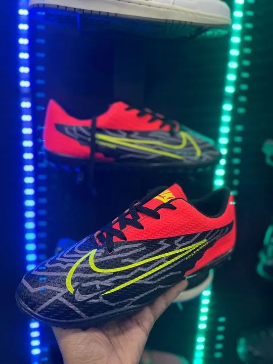 Chuteira Nike  Society Promoção - Foto 5