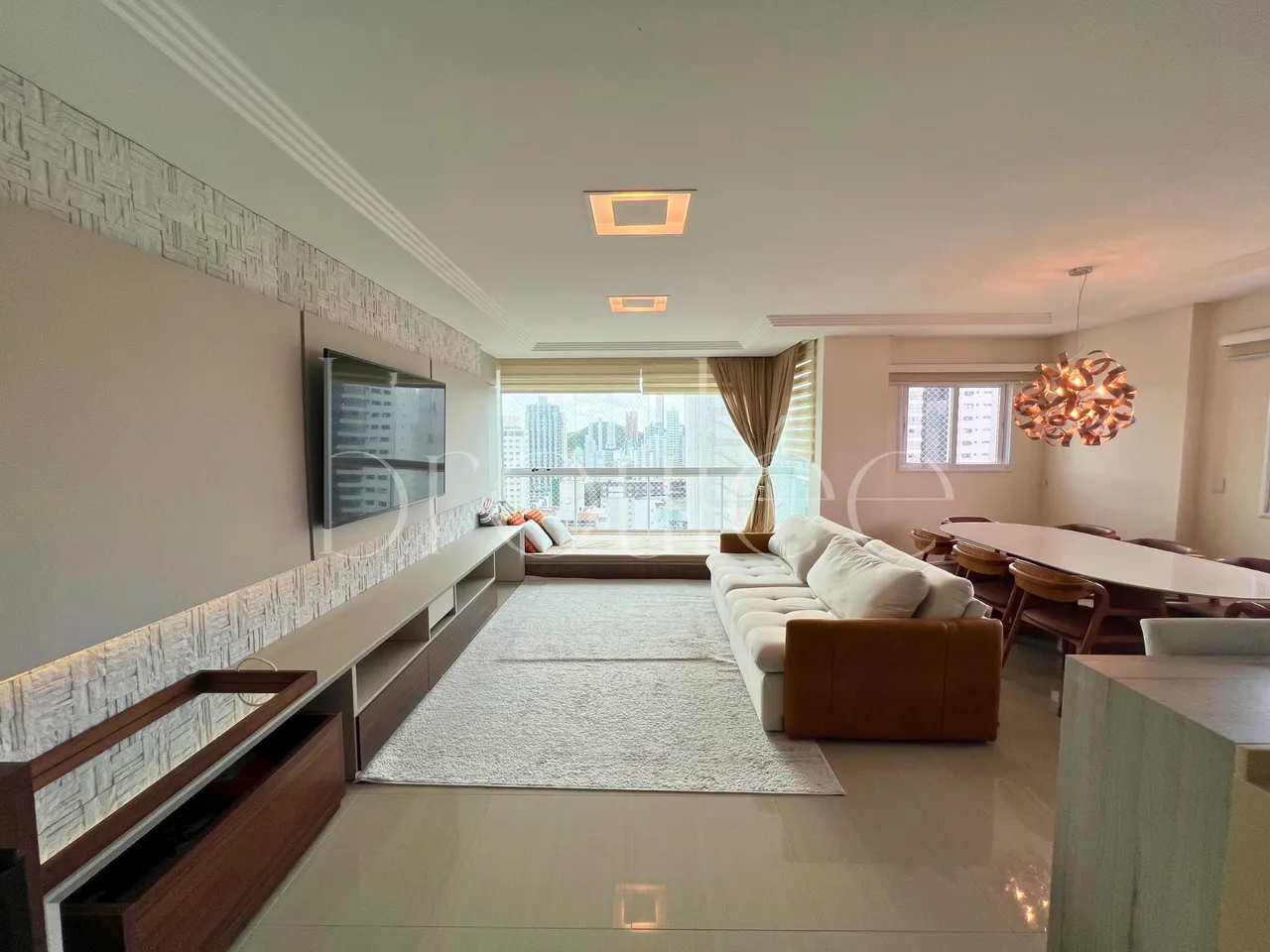 APARTAMENTO MOBILIADO EM BALNEÁRIO CAMBORIÚ